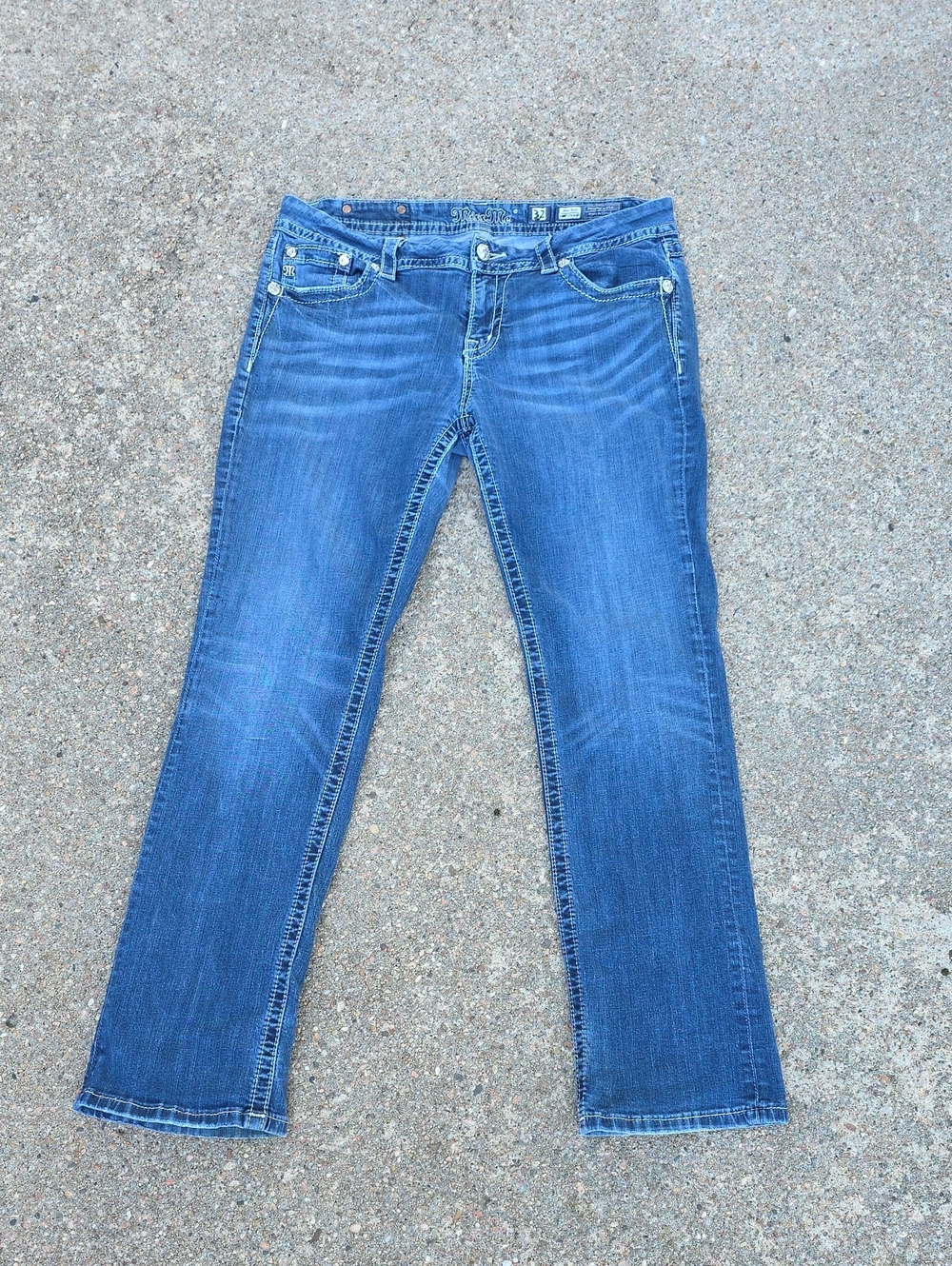 Miss Me Mid Rise Easy Straight Leg Embellished Angel Wings Denim Jeans Size 32 - Picture 6 of 14